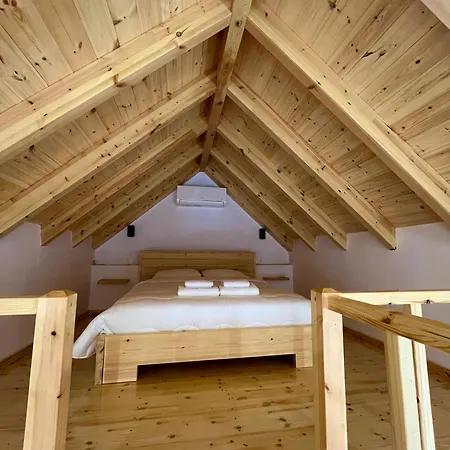 Rosea Loft